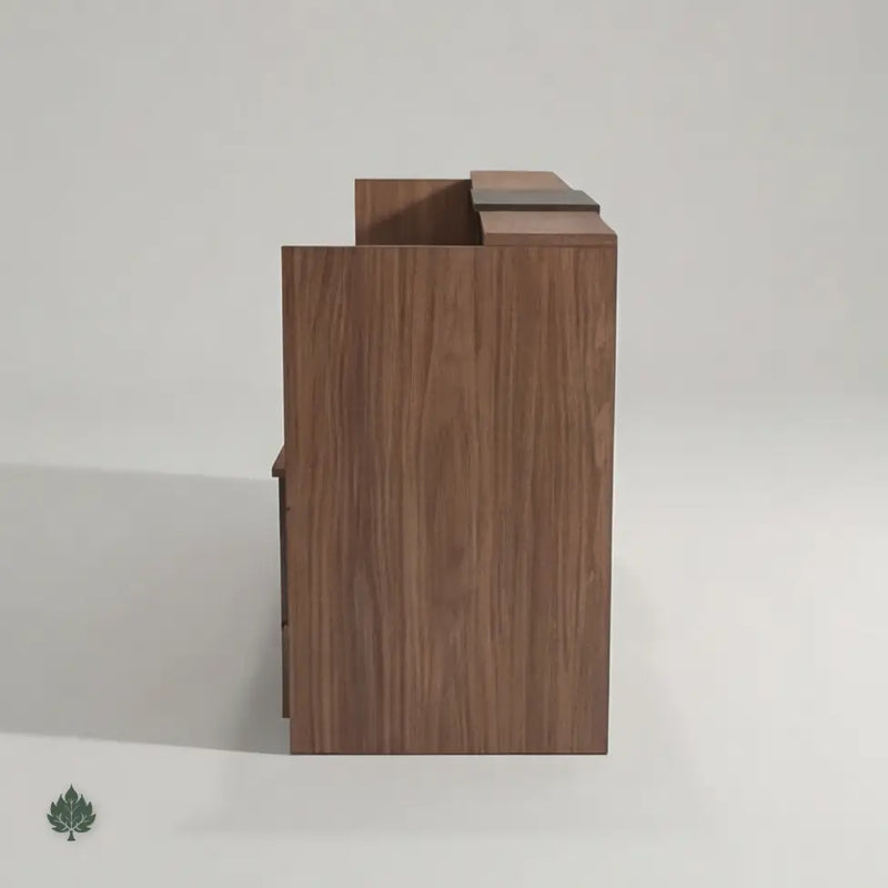 Ismere · Front Reception Desk
