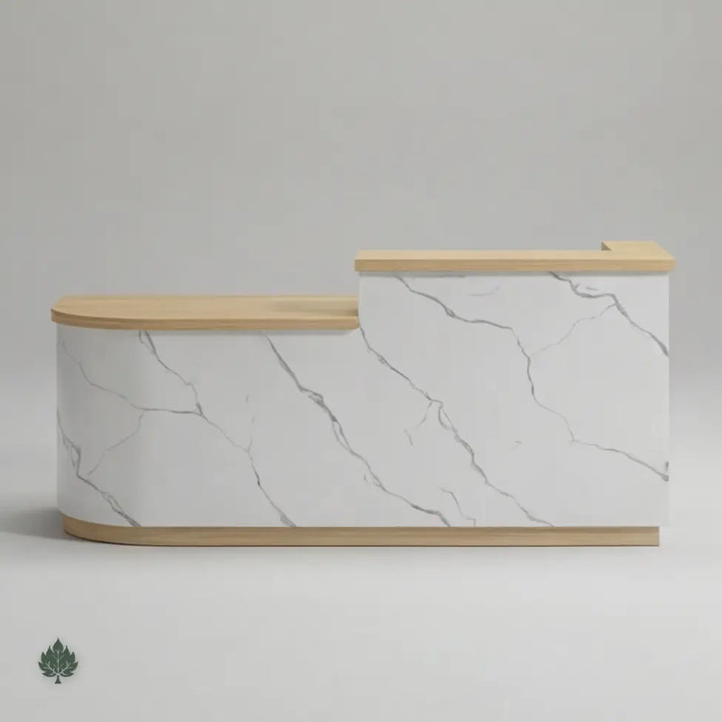 Beatriz · Front Reception Desk