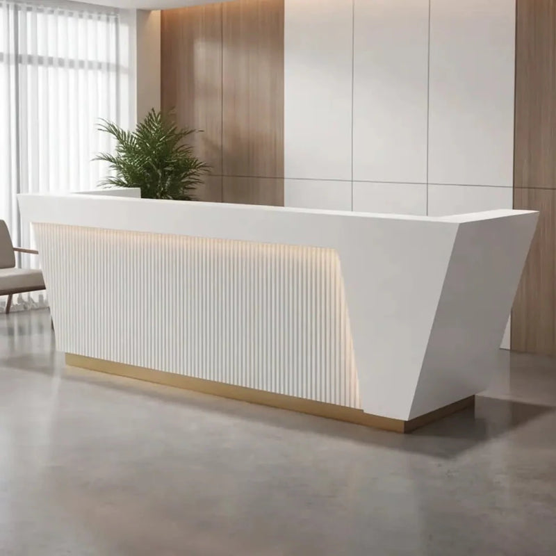 Elliora desk, right configuration, in a clinic entry
