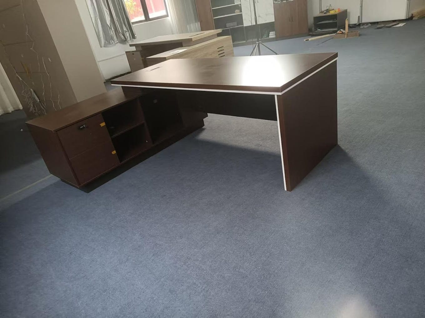 Alfonso · Modern L-Shaped Executive Desk