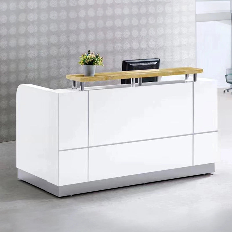 Harlow · Front Reception Desk