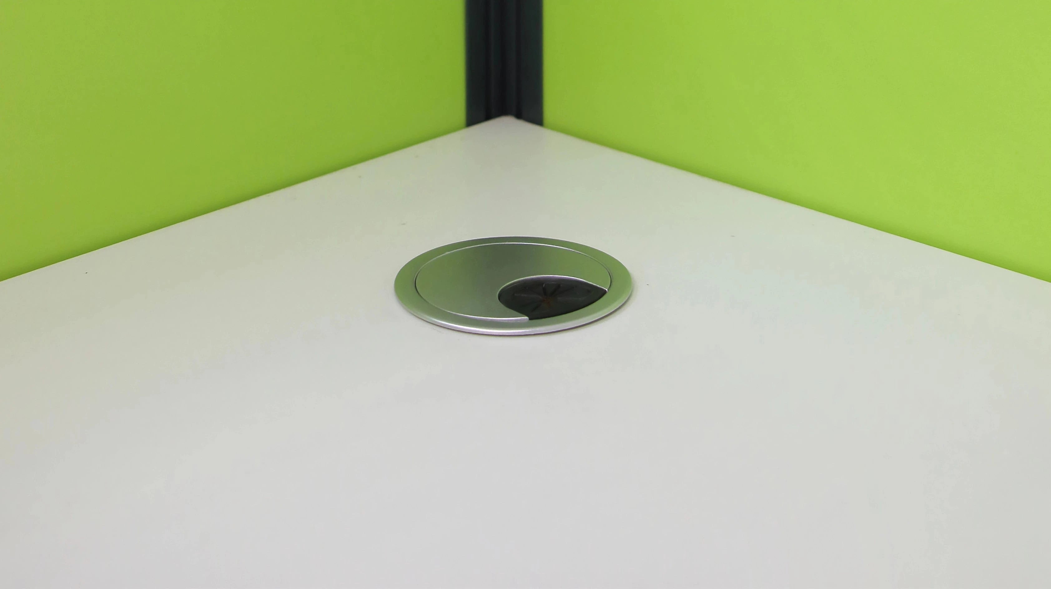 Leona ยท L-Shaped Cubicle Workstation