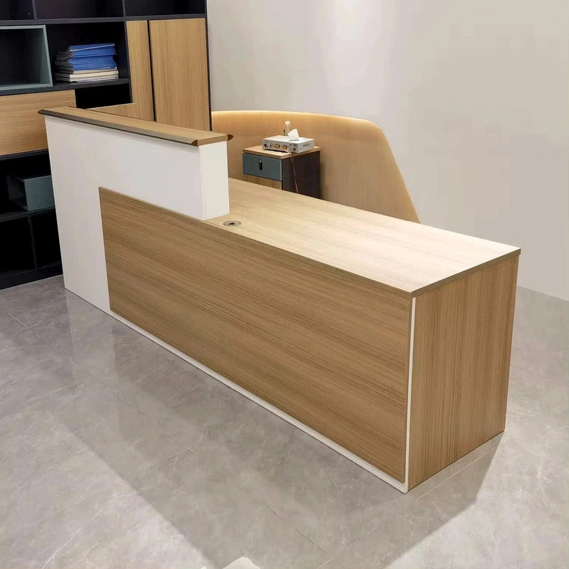 Maximilian · Front Lobby Desk