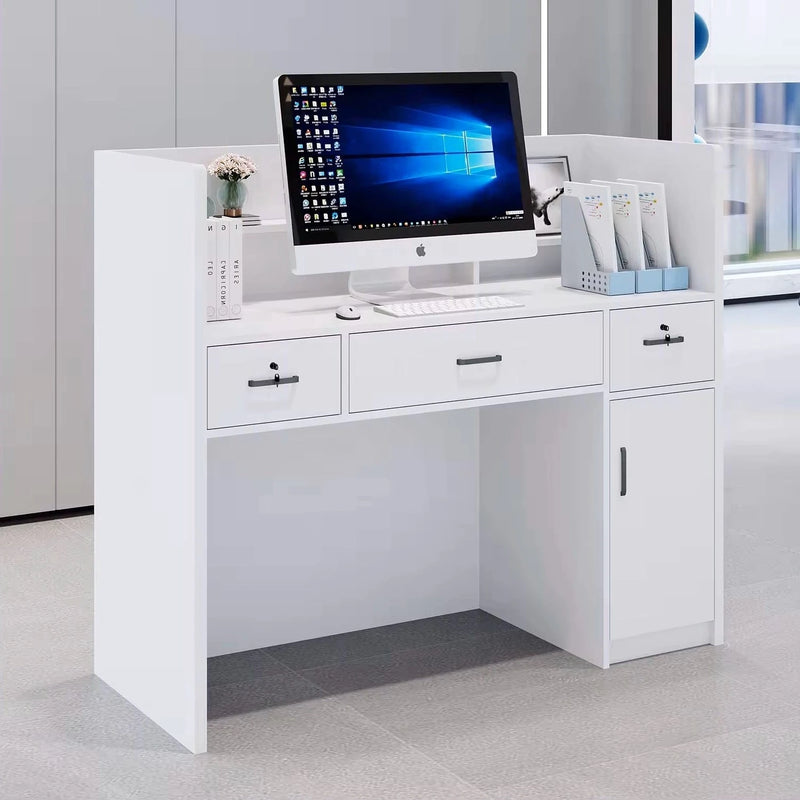 Natalia · Greeter Station