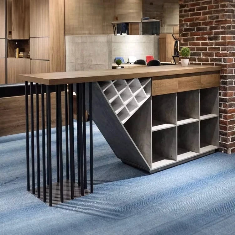Quinn · Restaurant Hospitality Desk
