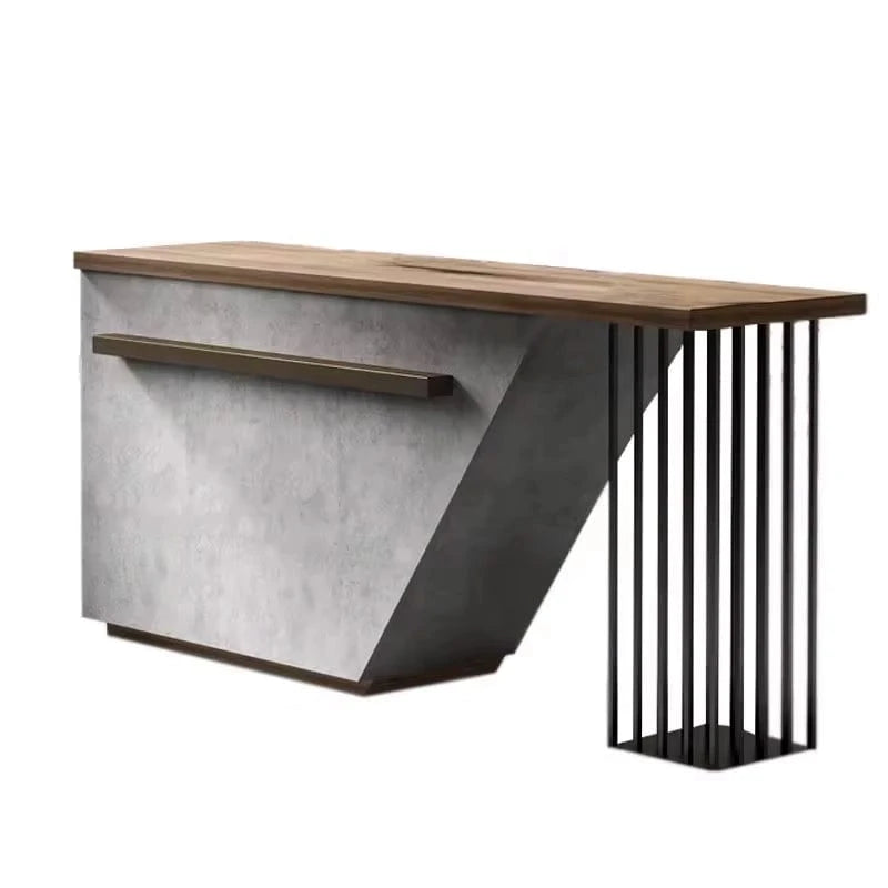 Quinn · Restaurant Hospitality Desk