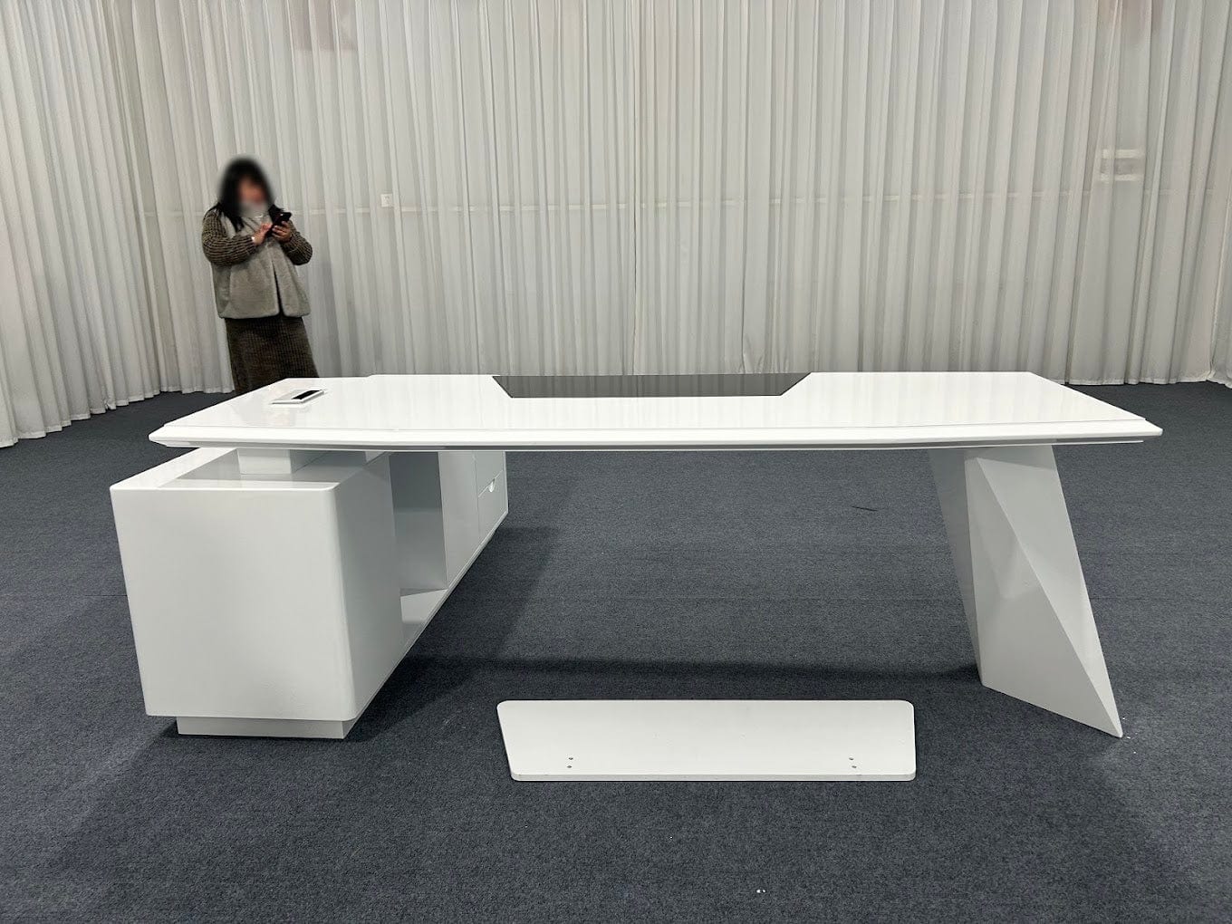 Rafael ยท Modern L-Shaped Executive Desk
