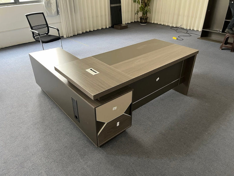 Salvador · Modern L-Shaped Executive Desk