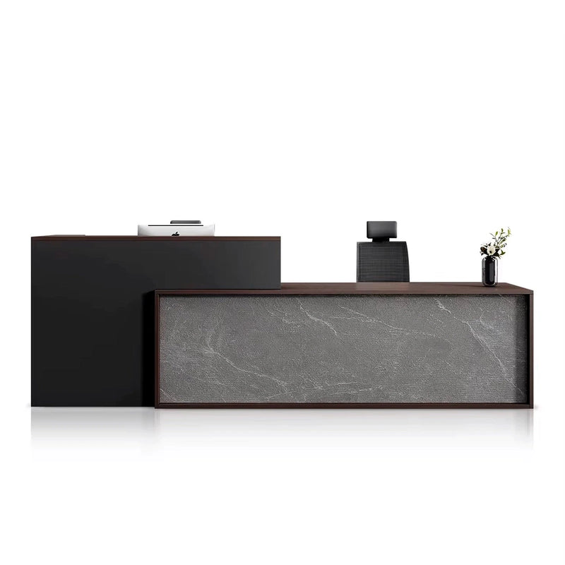 Vicente · Front Reception Desk