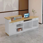 Beatriz · Front Reception Desk