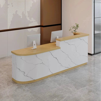 Beatriz · Front Reception Desk