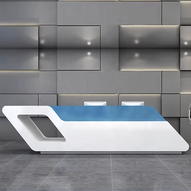 Everleigh · Front Reception Desk