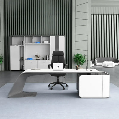 Gödel desk in white gloss in a green slat-walled office