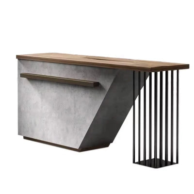 Quinn · Restaurant Hospitality Desk