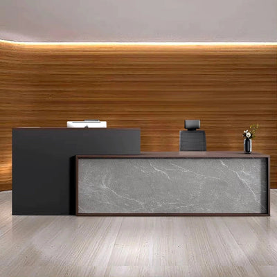 Vicente · Front Reception Desk