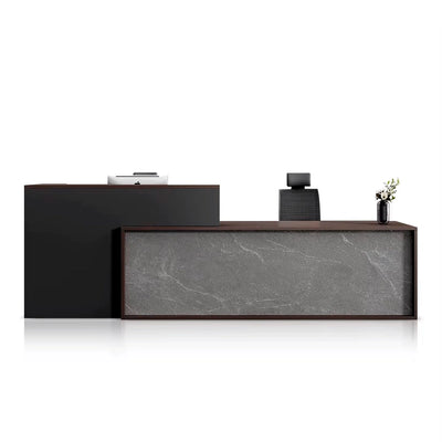 Vicente · Front Reception Desk
